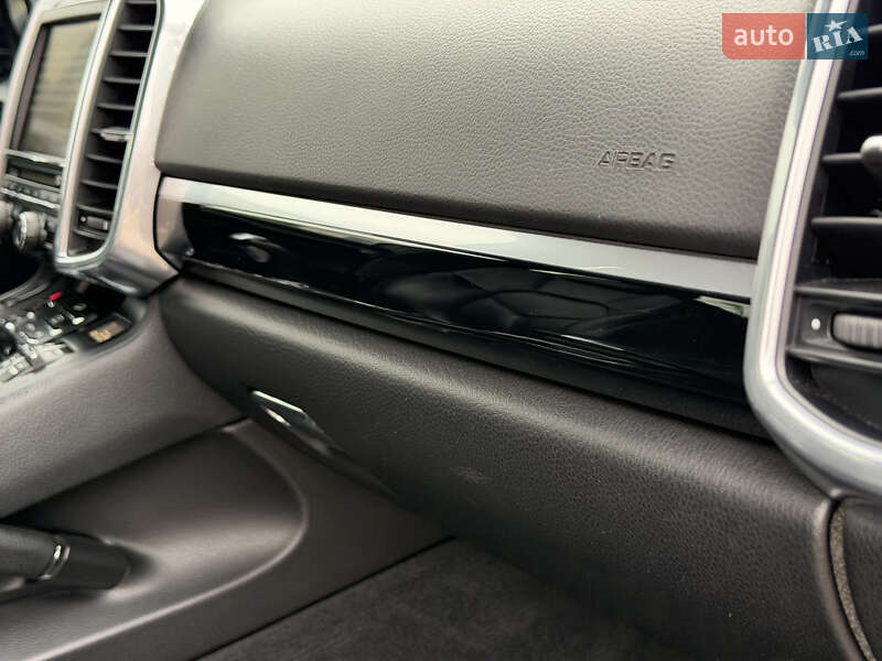 Внедорожник / Кроссовер Porsche Cayenne 2014 в Ковеле