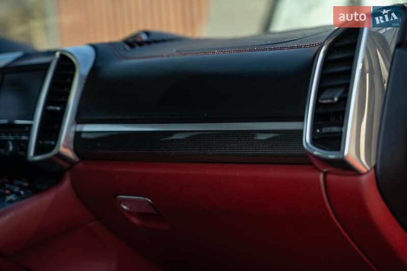 Внедорожник / Кроссовер Porsche Cayenne 2015 в Черновцах фото 36 Внедорожник / Кроссовер Porsche Cayenne 2015 в Черновцах