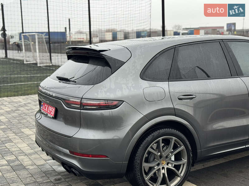 Внедорожник / Кроссовер Porsche Cayenne 2019 в Ужгороде