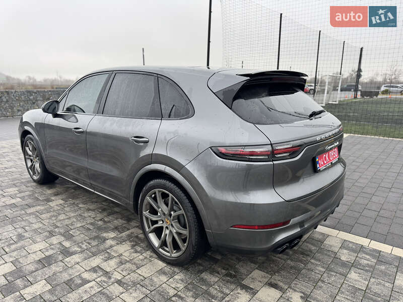 Внедорожник / Кроссовер Porsche Cayenne 2019 в Ужгороде