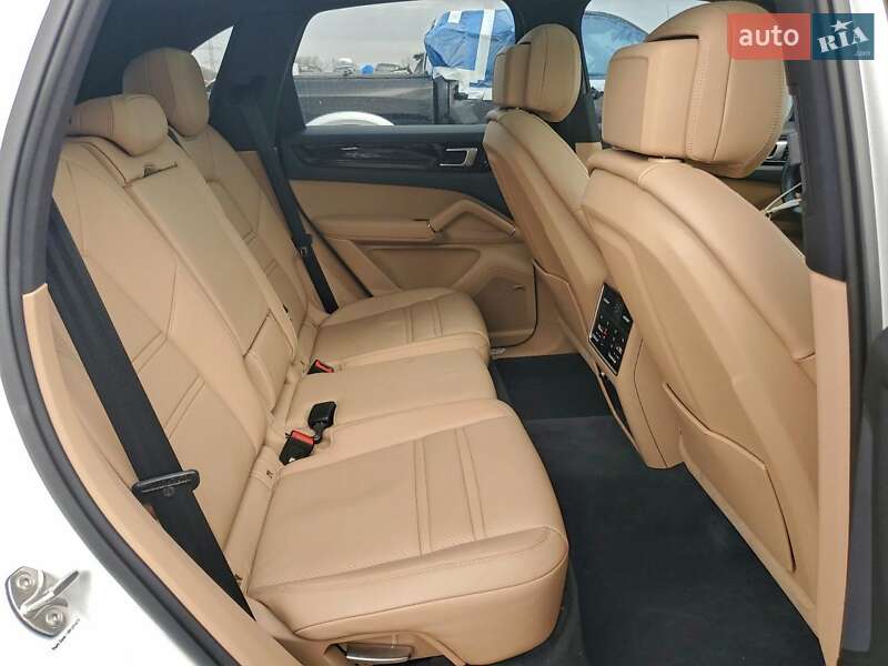 Внедорожник / Кроссовер Porsche Cayenne 2019 в Львове