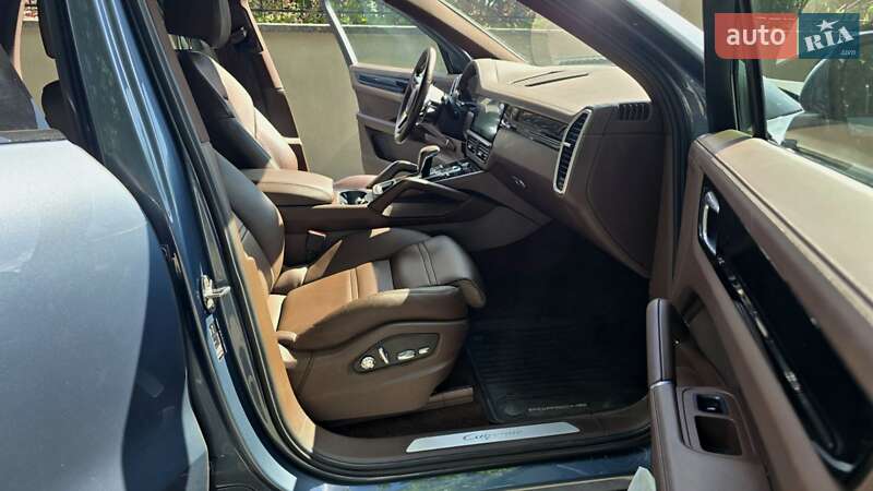 Позашляховик / Кросовер Porsche Cayenne 2019 в Києві