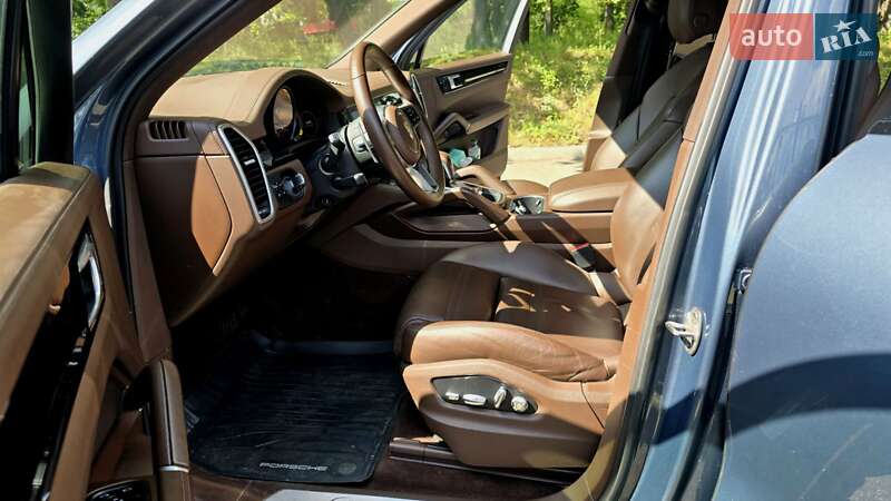 Позашляховик / Кросовер Porsche Cayenne 2019 в Києві