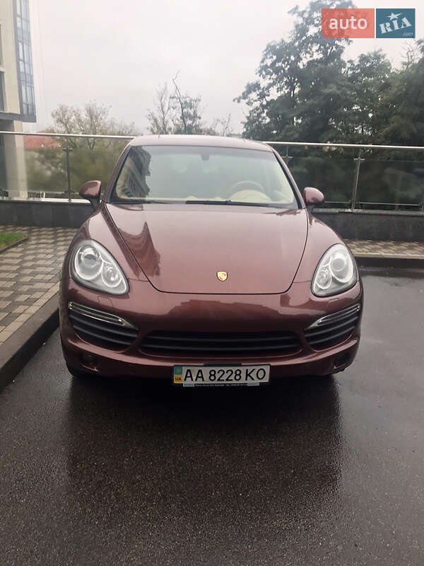 Внедорожник / Кроссовер Porsche Cayenne 2011 в Киеве фото 9 Внедорожник / Кроссовер Porsche Cayenne 2011 в Киеве