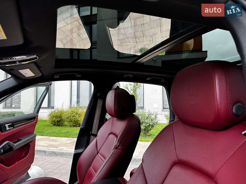 Внедорожник / Кроссовер Porsche Cayenne 2019 в Киеве фото 21 Внедорожник / Кроссовер Porsche Cayenne 2019 в Киеве