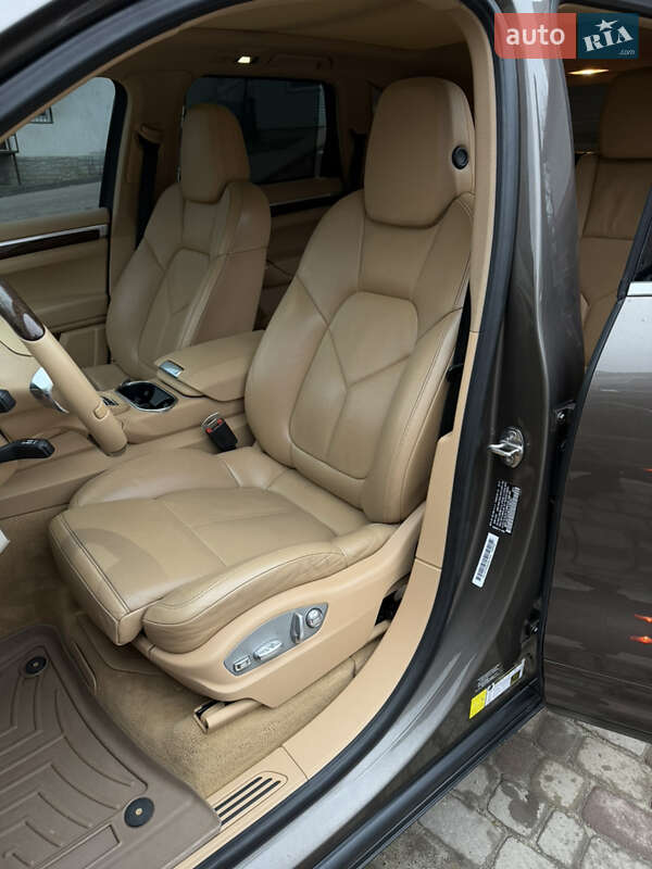 Внедорожник / Кроссовер Porsche Cayenne 2013 в Тернополе фото 29 Внедорожник / Кроссовер Porsche Cayenne 2013 в Тернополе