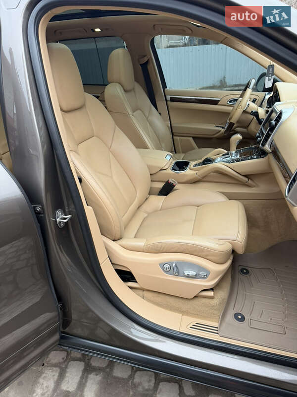 Внедорожник / Кроссовер Porsche Cayenne 2013 в Тернополе фото 46 Внедорожник / Кроссовер Porsche Cayenne 2013 в Тернополе
