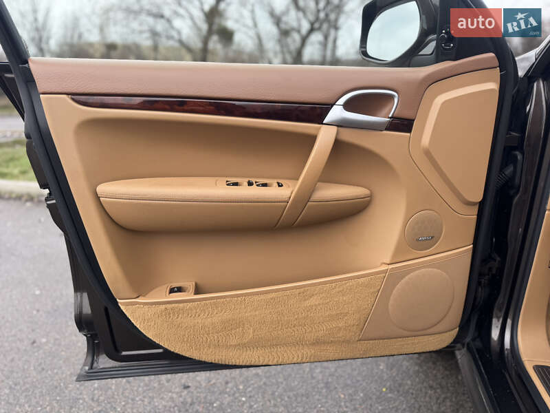 Внедорожник / Кроссовер Porsche Cayenne 2010 в Киеве фото 27 Внедорожник / Кроссовер Porsche Cayenne 2010 в Киеве