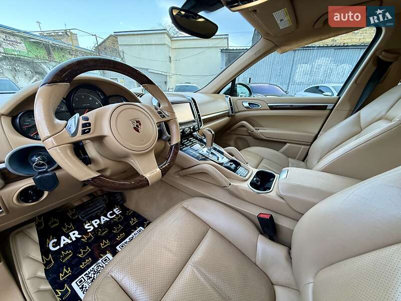 Внедорожник / Кроссовер Porsche Cayenne 2012 в Одессе
