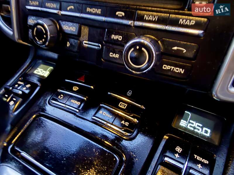 Внедорожник / Кроссовер Porsche Cayenne 2013 в Одессе