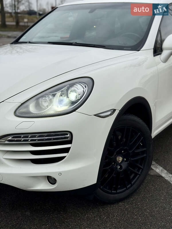Внедорожник / Кроссовер Porsche Cayenne 2011 в Киеве