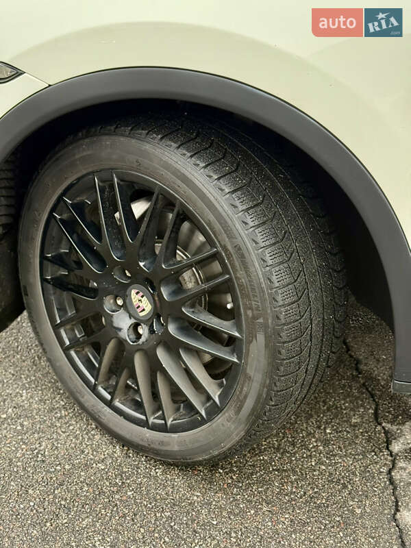 Внедорожник / Кроссовер Porsche Cayenne 2011 в Киеве