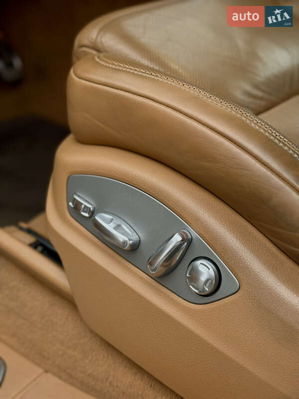 Внедорожник / Кроссовер Porsche Cayenne 2011 в Киеве