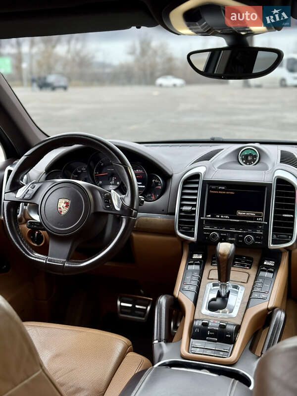 Внедорожник / Кроссовер Porsche Cayenne 2011 в Киеве