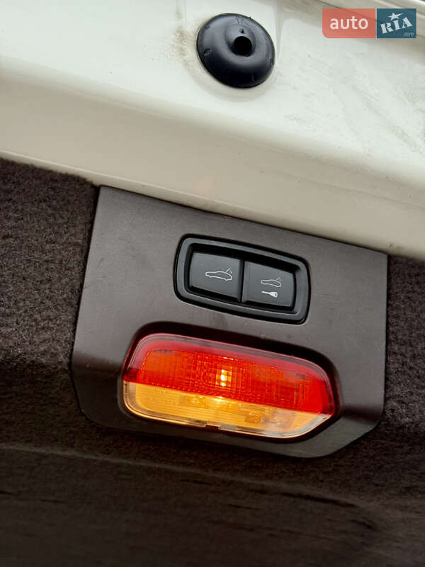 Внедорожник / Кроссовер Porsche Cayenne 2011 в Киеве