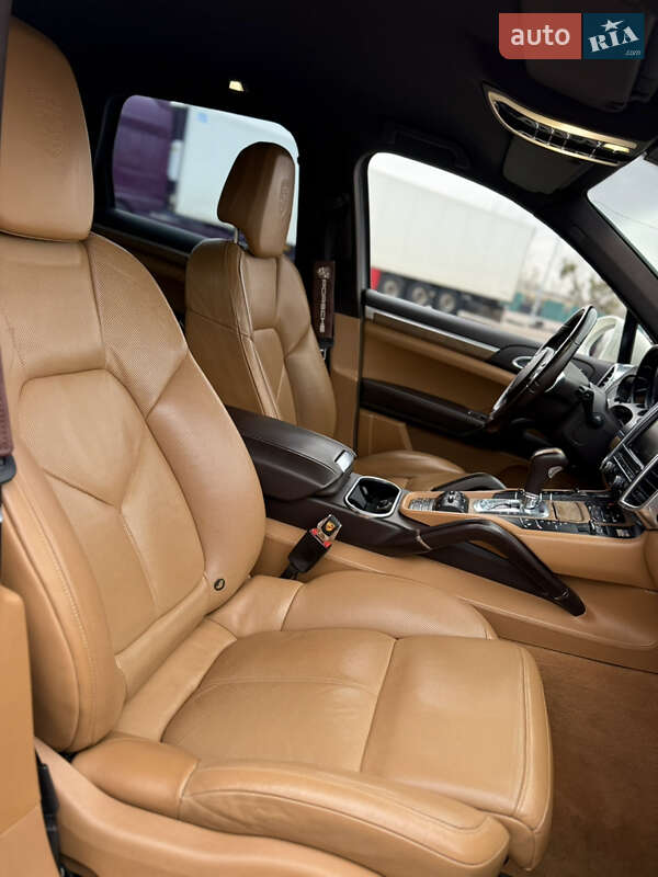 Внедорожник / Кроссовер Porsche Cayenne 2011 в Киеве