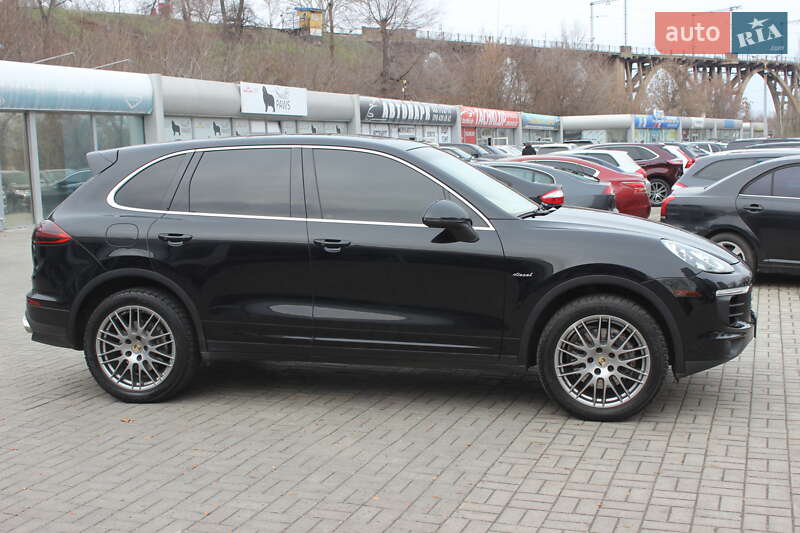 Внедорожник / Кроссовер Porsche Cayenne 2015 в Днепре фото 4 Внедорожник / Кроссовер Porsche Cayenne 2015 в Днепре