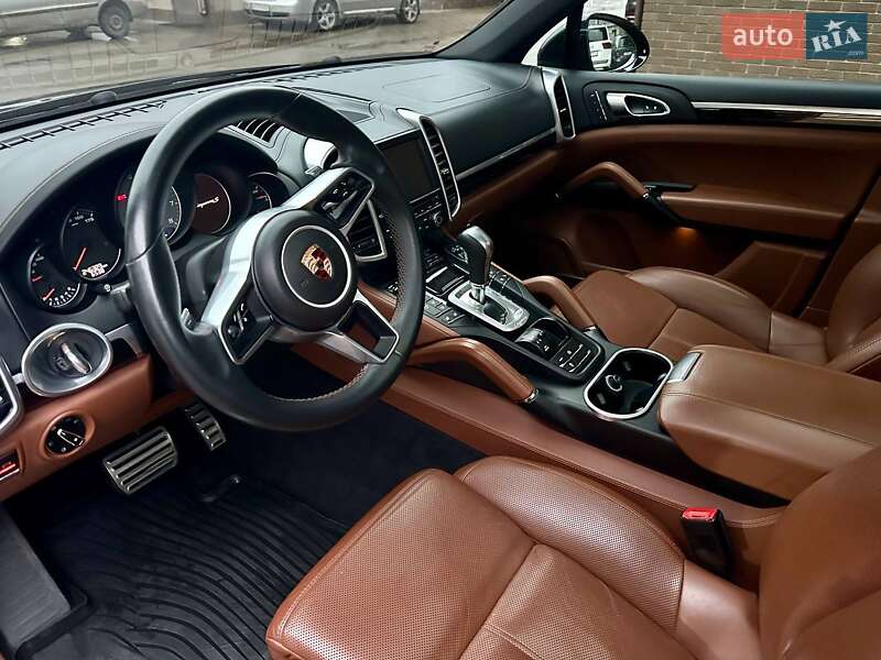 Внедорожник / Кроссовер Porsche Cayenne 2016 в Харькове