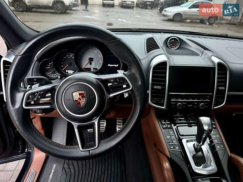 Внедорожник / Кроссовер Porsche Cayenne 2016 в Харькове