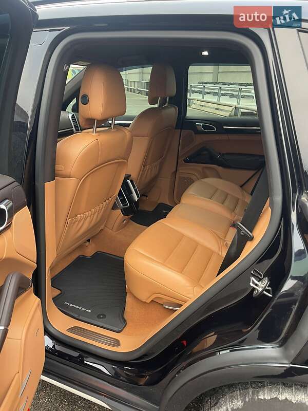 Внедорожник / Кроссовер Porsche Cayenne 2017 в Киеве фото 9 Внедорожник / Кроссовер Porsche Cayenne 2017 в Киеве