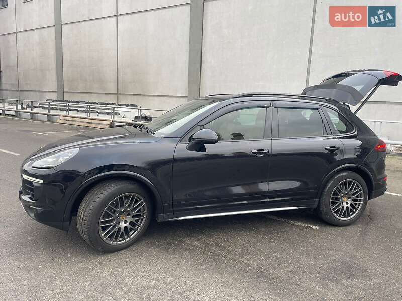 Внедорожник / Кроссовер Porsche Cayenne 2017 в Киеве фото 13 Внедорожник / Кроссовер Porsche Cayenne 2017 в Киеве