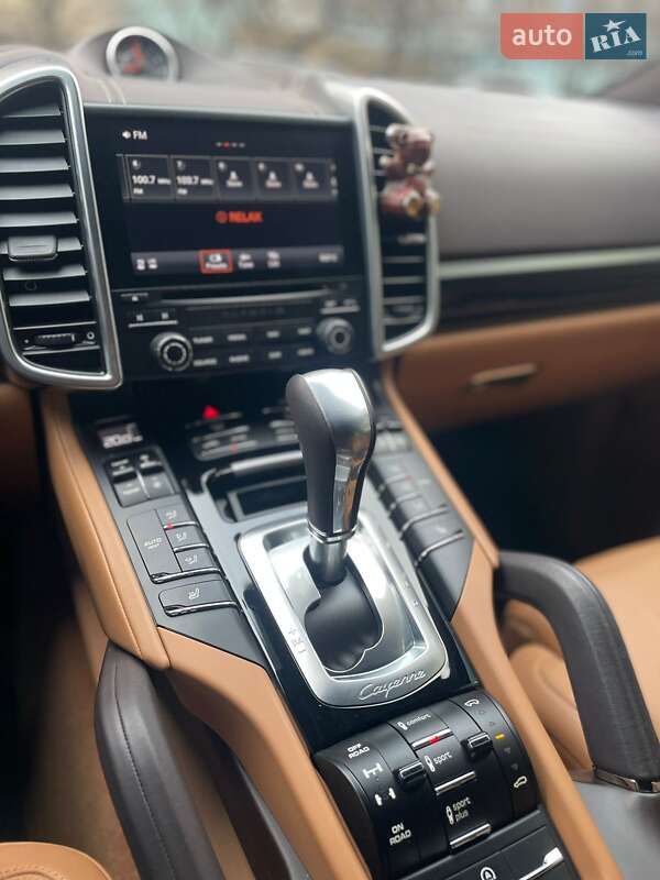 Внедорожник / Кроссовер Porsche Cayenne 2017 в Киеве фото 18 Внедорожник / Кроссовер Porsche Cayenne 2017 в Киеве