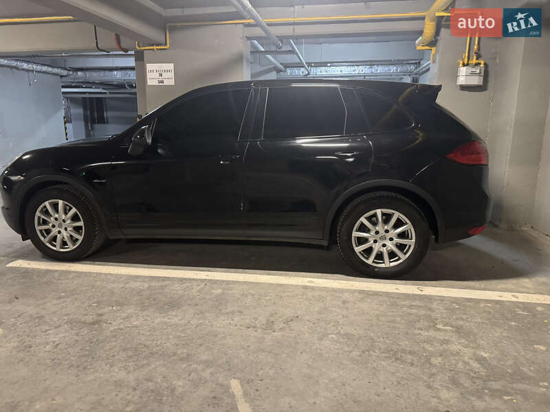 Внедорожник / Кроссовер Porsche Cayenne 2013 в Одессе