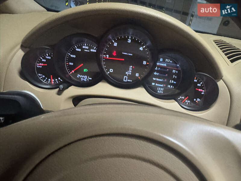 Внедорожник / Кроссовер Porsche Cayenne 2013 в Одессе