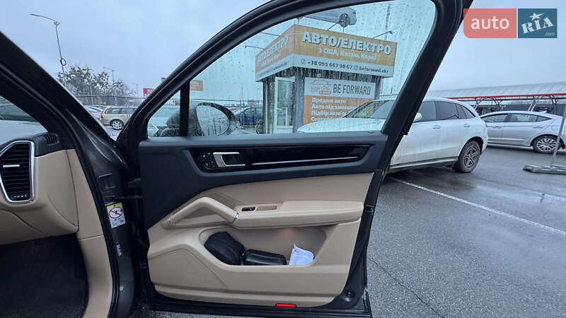 Внедорожник / Кроссовер Porsche Cayenne 2022 в Полтаве