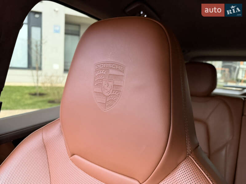 Внедорожник / Кроссовер Porsche Cayenne 2018 в Киеве фото 46 Внедорожник / Кроссовер Porsche Cayenne 2018 в Киеве