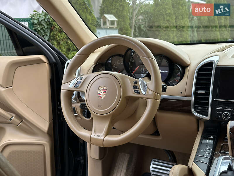 Внедорожник / Кроссовер Porsche Cayenne 2013 в Одессе