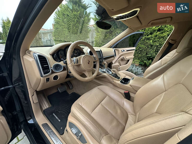 Внедорожник / Кроссовер Porsche Cayenne 2013 в Одессе