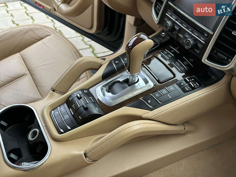 Внедорожник / Кроссовер Porsche Cayenne 2013 в Одессе