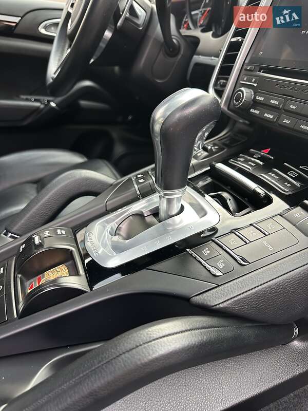 Внедорожник / Кроссовер Porsche Cayenne 2017 в Стрые фото 71 Внедорожник / Кроссовер Porsche Cayenne 2017 в Стрые