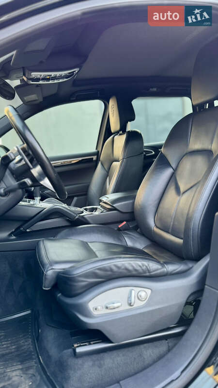 Внедорожник / Кроссовер Porsche Cayenne 2017 в Львове
