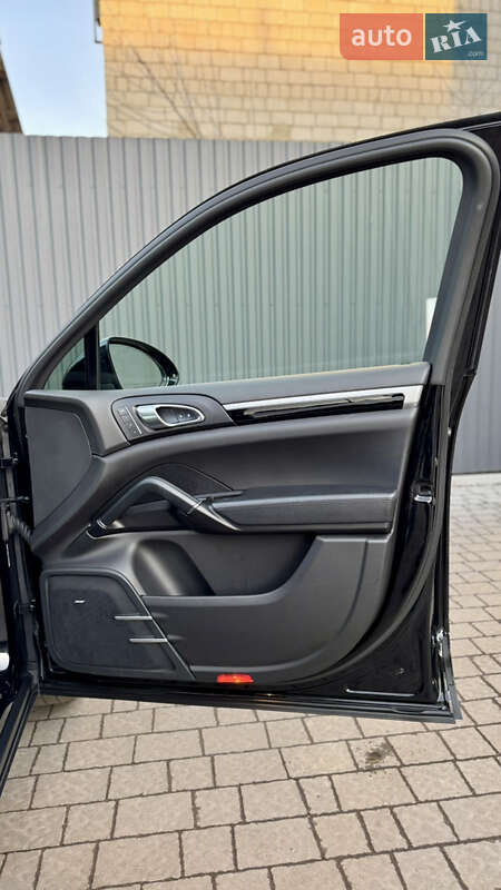 Внедорожник / Кроссовер Porsche Cayenne 2017 в Львове