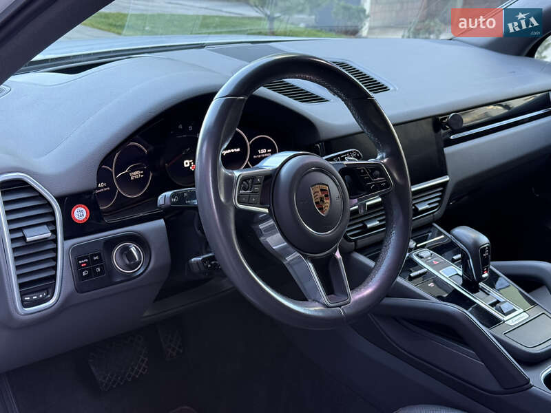Внедорожник / Кроссовер Porsche Cayenne 2019 в Львове