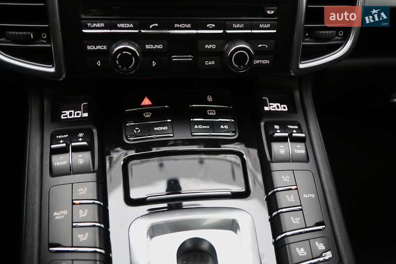 Внедорожник / Кроссовер Porsche Cayenne 2013 в Киеве