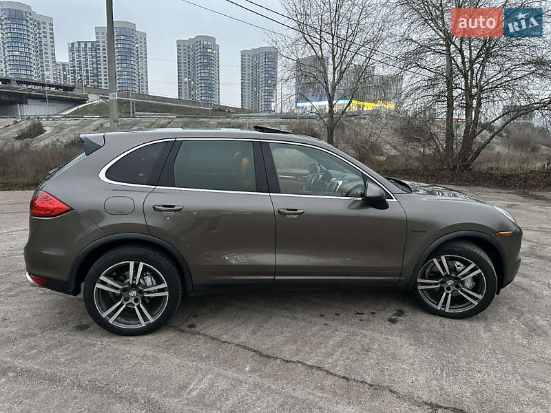 Внедорожник / Кроссовер Porsche Cayenne 2011 в Киеве фото 5 Внедорожник / Кроссовер Porsche Cayenne 2011 в Киеве