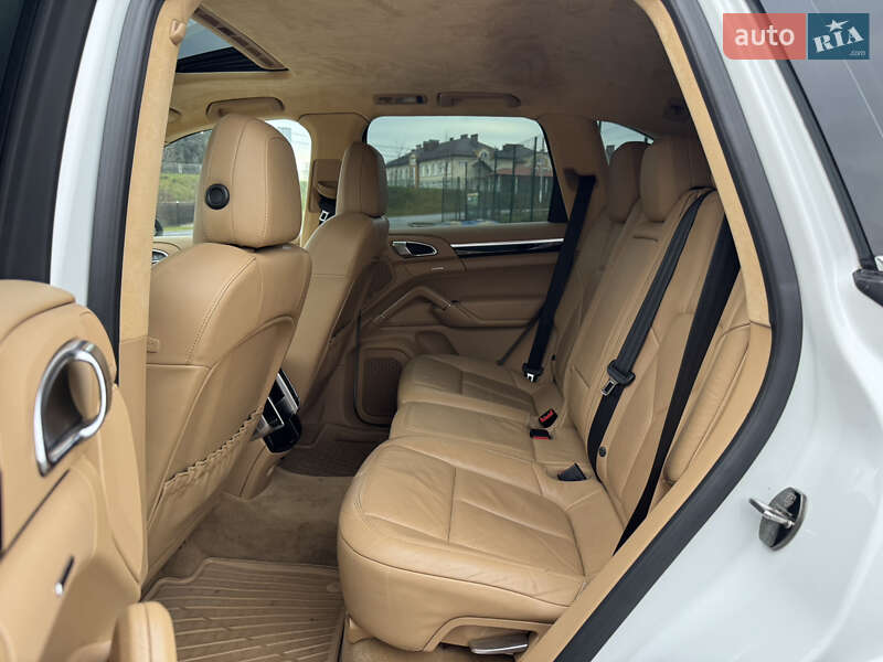 Внедорожник / Кроссовер Porsche Cayenne 2013 в Ивано-Франковске