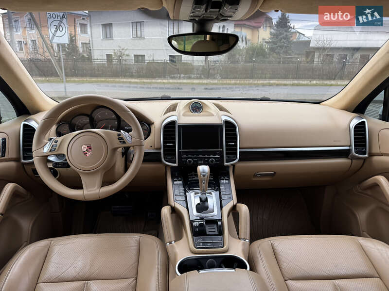 Внедорожник / Кроссовер Porsche Cayenne 2013 в Ивано-Франковске