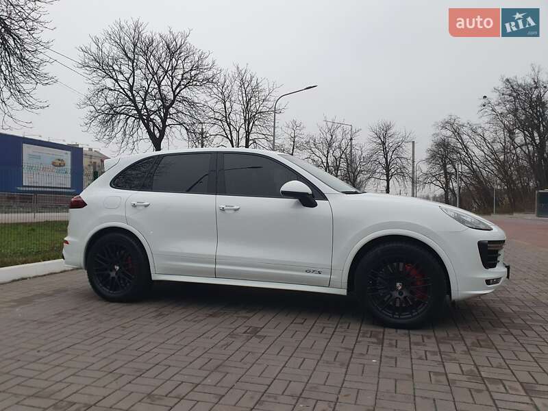 Внедорожник / Кроссовер Porsche Cayenne 2015 в Киеве фото 13 Внедорожник / Кроссовер Porsche Cayenne 2015 в Киеве