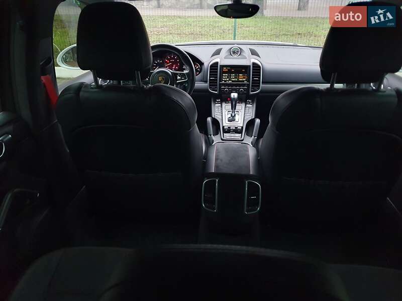 Внедорожник / Кроссовер Porsche Cayenne 2015 в Киеве фото 32 Внедорожник / Кроссовер Porsche Cayenne 2015 в Киеве