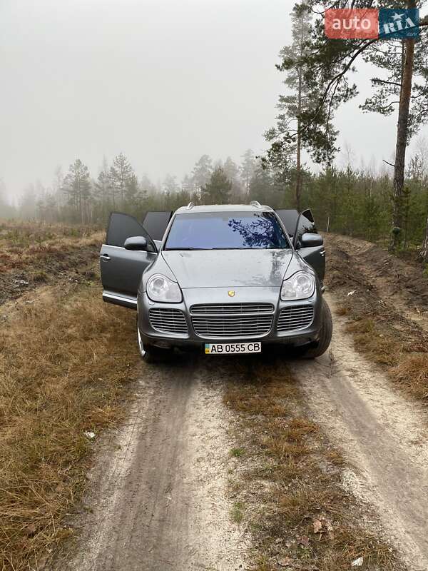 Внедорожник / Кроссовер Porsche Cayenne 2005 в Рокитном