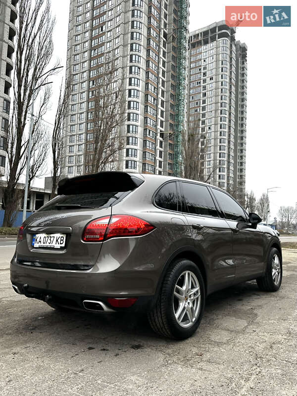 Внедорожник / Кроссовер Porsche Cayenne 2013 в Киеве
