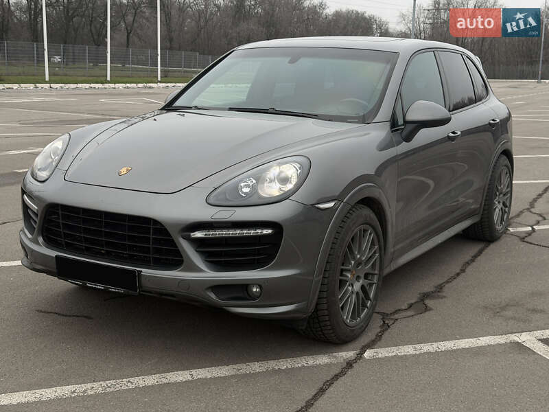 Внедорожник / Кроссовер Porsche Cayenne 2013 в Киеве