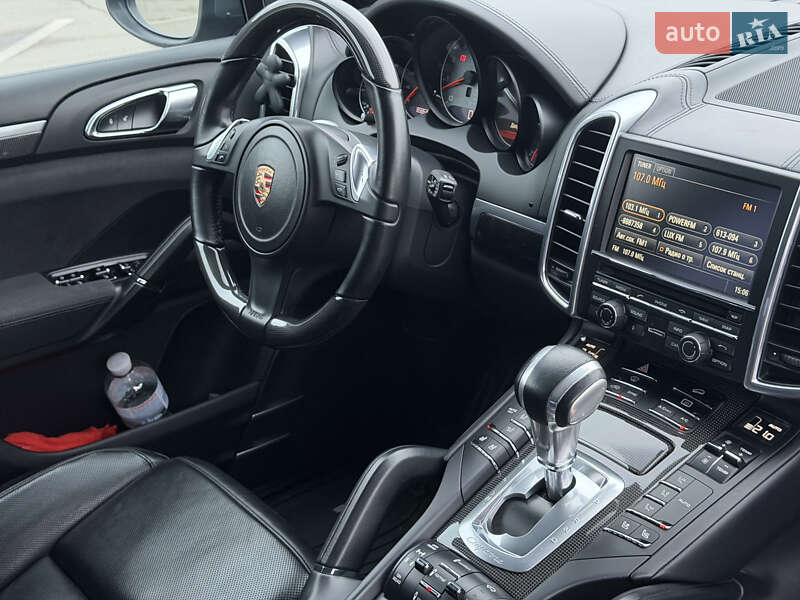 Внедорожник / Кроссовер Porsche Cayenne 2013 в Киеве