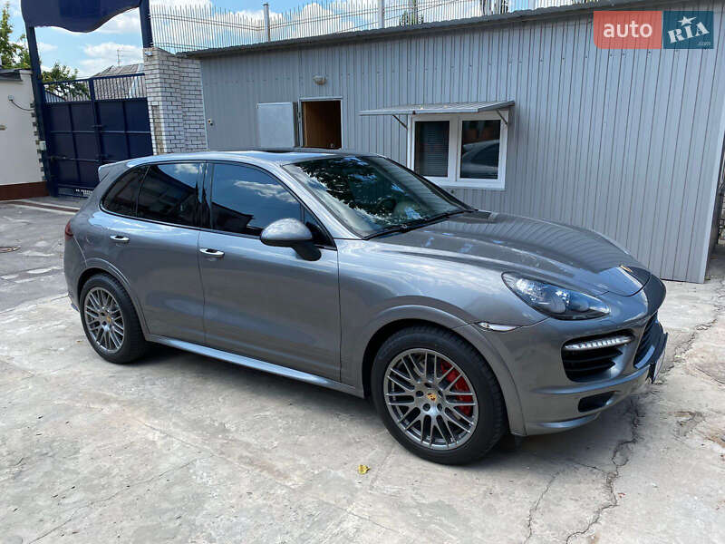 Внедорожник / Кроссовер Porsche Cayenne 2013 в Киеве