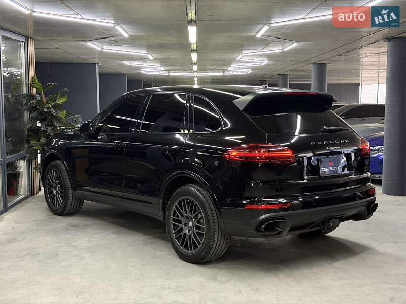 Внедорожник / Кроссовер Porsche Cayenne 2016 в Одессе