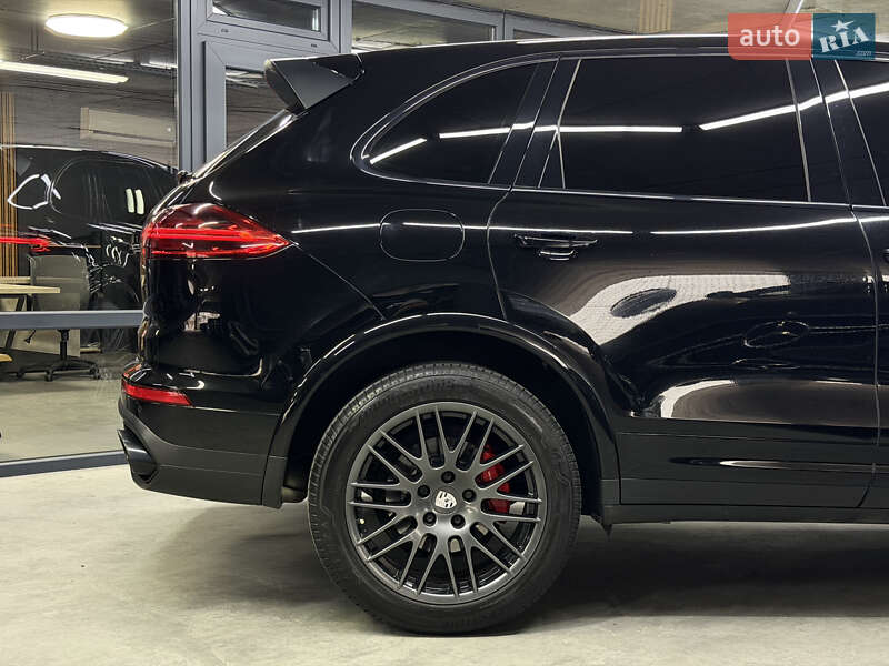 Внедорожник / Кроссовер Porsche Cayenne 2016 в Одессе